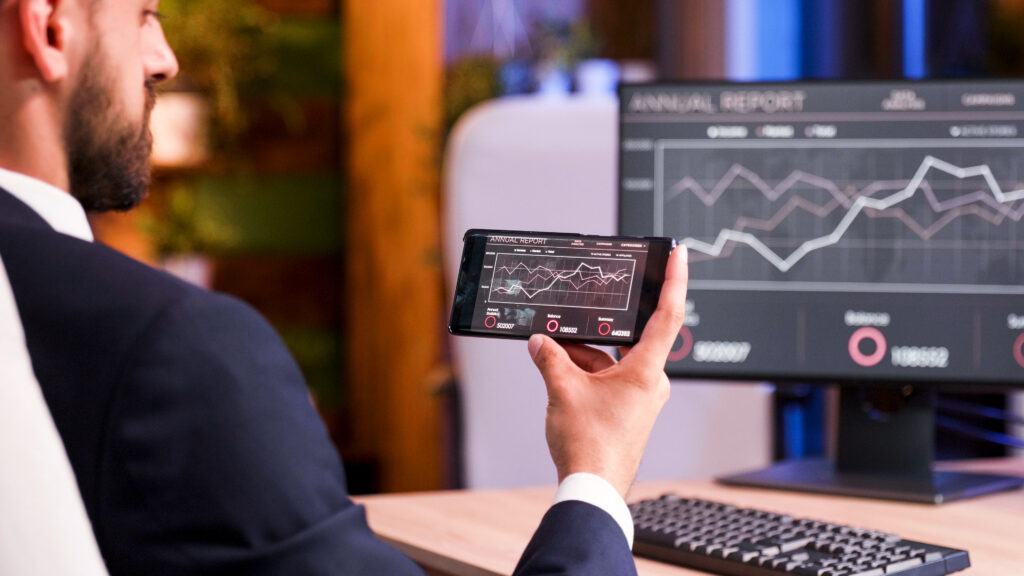 A man informs on how to overcome SaaS trade barriers